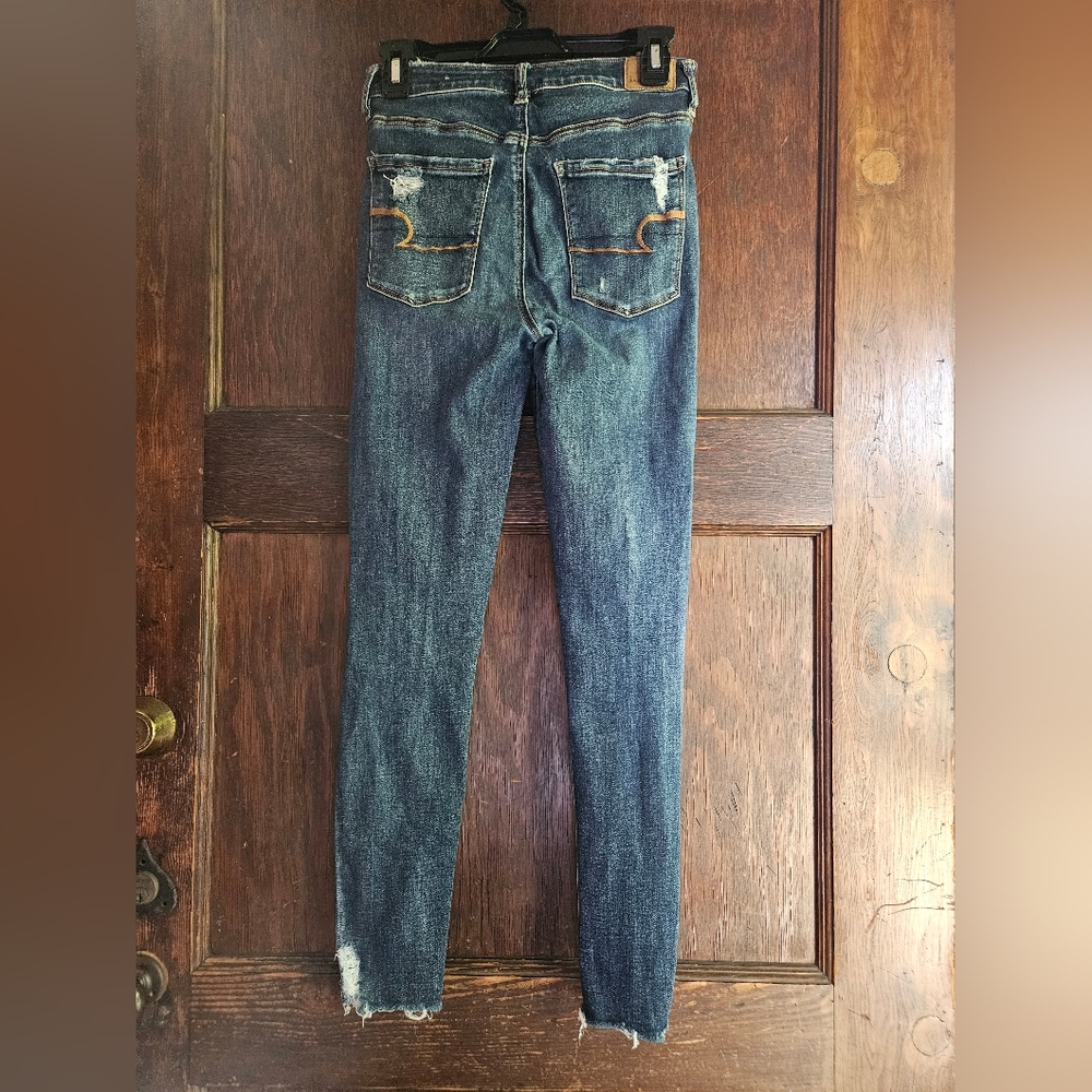 American Eagle Super Hi-Rise Jeggings - Size 6 - Picture 2 of 5